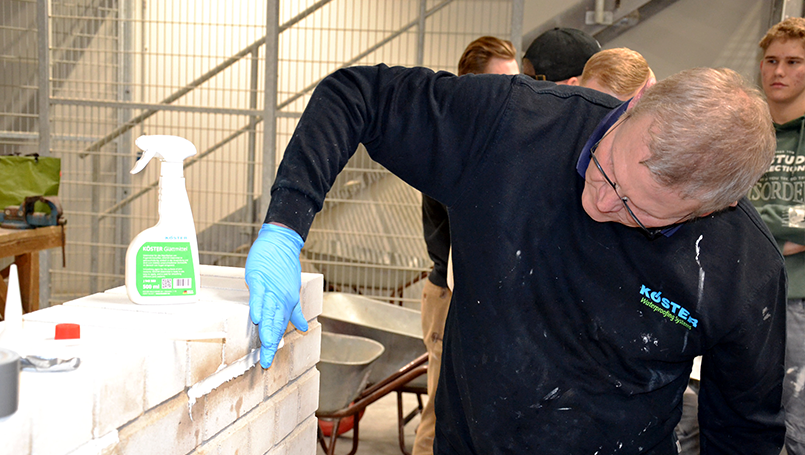 Fugenbearbeitung, flexibel, mit MS Fugendicht von KÖSTER