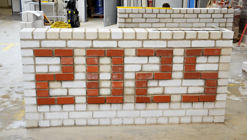 Bild 10 | German Craft Skills 2025 abc Bau M-V GmbH German Craft Skills 2025 – fertiges Werkstück mit Motiv 2025