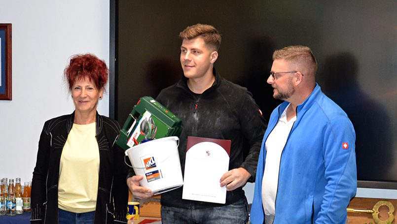 Bild 13 | German Craft Skills 2025 abc Bau M-V GmbH German Craft Skills 2025 – Petra Höftmann (Bauverband), Kjell Hildebrandt und Stefan Köppe (Leiter Bildung der abc Bau M-V GmbH)