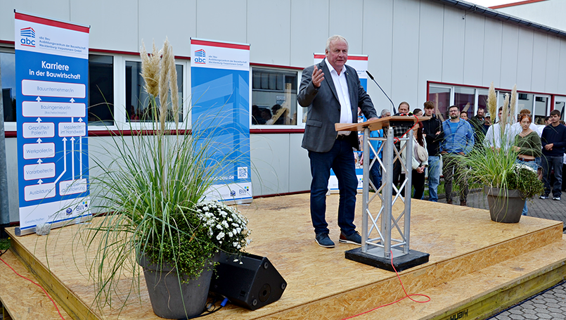 Bild 03 | Ansprache Thomas Müller abc Bau M-V GmbH Ansprache Thomas Müller