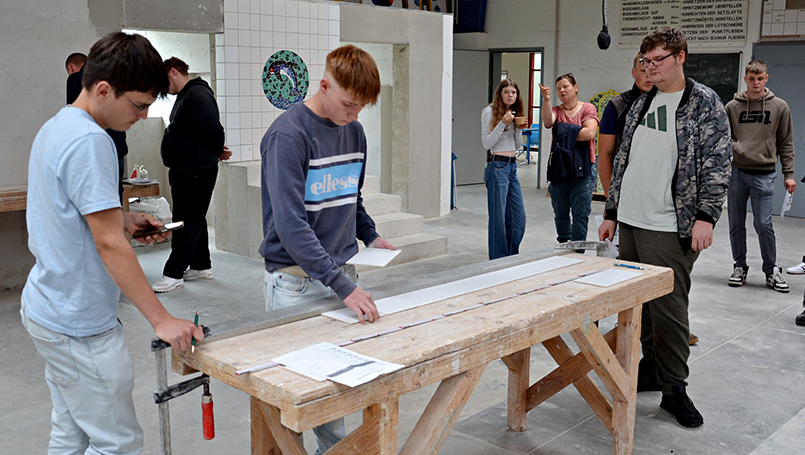 Bild 11 | Werkstattrallye – Fliesen legen abc Bau M-V GmbH Werkstattrallye – Fliesen legen