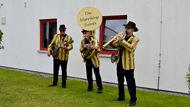 Bild 16 | The Marching Saints abc Bau M-V GmbH The Marching Saints