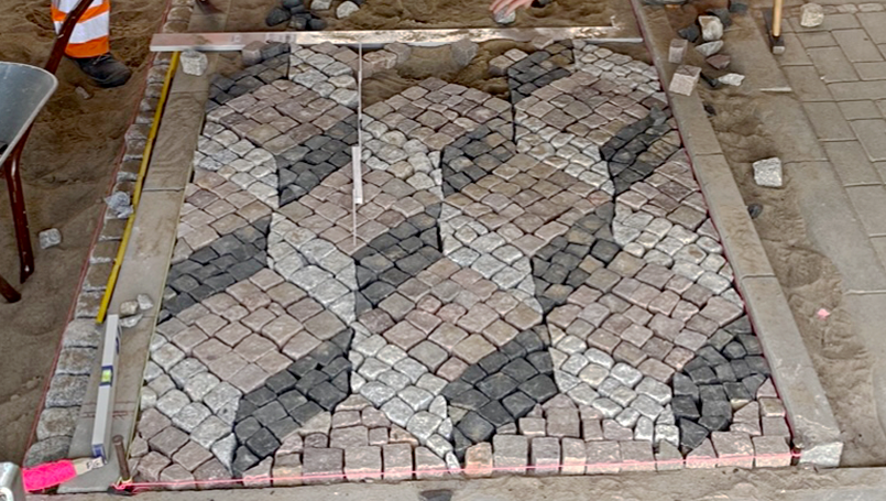 Bild 08 | Abschlussprojekt Straßenbauer 2024 abc Bau M-V GmbH Resultat des genauen Arbeitens für den 3D-Effekt