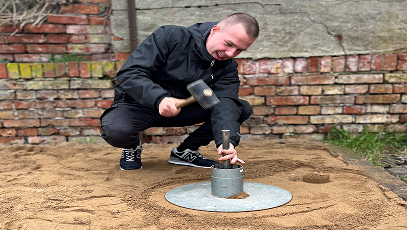 Bild 03 | Verdichtungsgrad-Bestimmung durch Zylinderentnahme abc Bau M-V GmbH Verdichtungsgrad-Bestimmung durch Zylinderentnahme