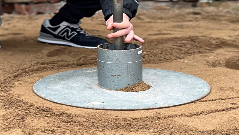 Bild 04 | Verdichtungsgrad-Bestimmung durch Zylinderentnahme abc Bau M-V GmbH Verdichtungsgrad-Bestimmung durch Zylinderentnahme