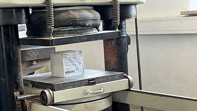 Bild 19 | Würfeldruckfestigkeit abc Bau M-V GmbH Würfeldruckfestigkeit