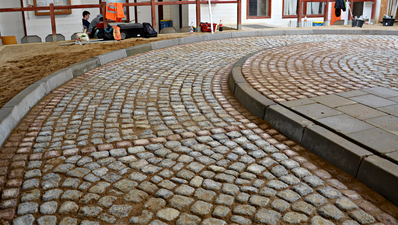 05 | Ausbildungsprojekt Pflasterarbeit anlässlich der Olympischen Spiele 2024 in Paris abc Bau M-V GmbH Ausbildungsprojekt Pflasterarbeit anlässlich der Olympischen Spiele 2024 in Paris