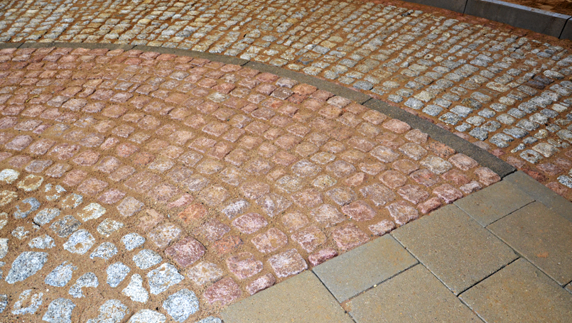 11 | Ausbildungsprojekt Pflasterarbeit anlässlich der Olympischen Spiele 2024 in Paris abc Bau M-V GmbH Ausbildungsprojekt Pflasterarbeit anlässlich der Olympischen Spiele 2024 in Paris