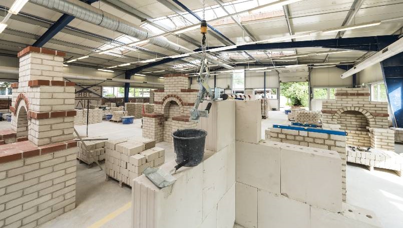 Fachwerkstatt Mauerwerksbau Blick in die Fachwerkstatt Mauerwerksbau