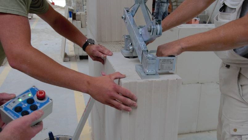 Großformatige Ziegel versetzen Großformatige Ziegel versetzen