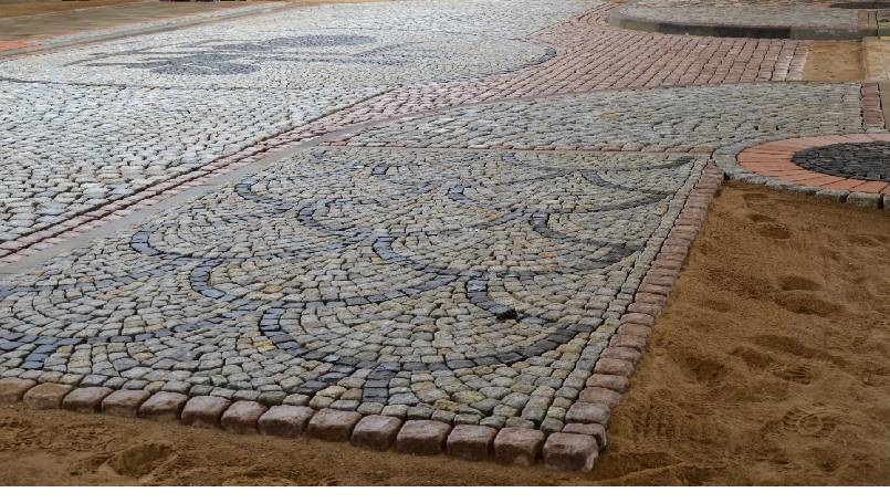 Natursteinpflaster in verschiedenen Verbänden Natursteinpflaster in verschiedenen Verbänden