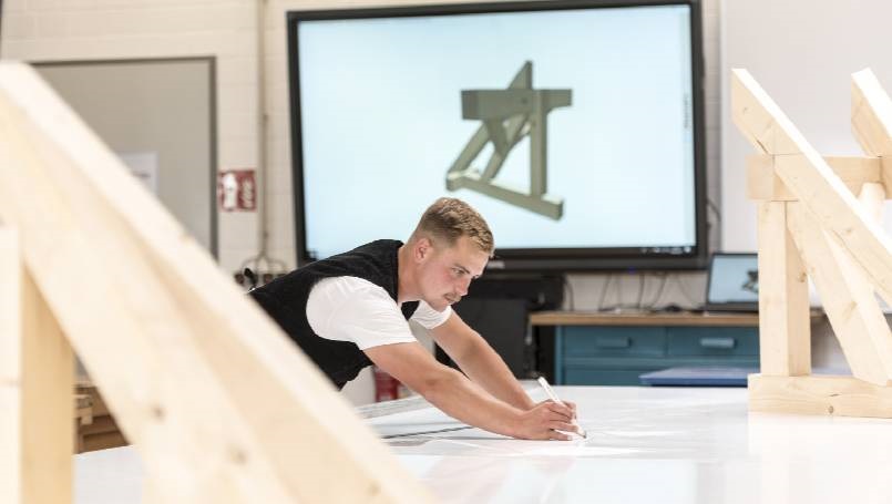 Aufrissplatte Zimmerer Vom digitalen Modell zur Aufrissplatte