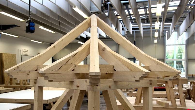 Dach mit Aufschieblingen Gratsparrenecke mit Aufschiebling