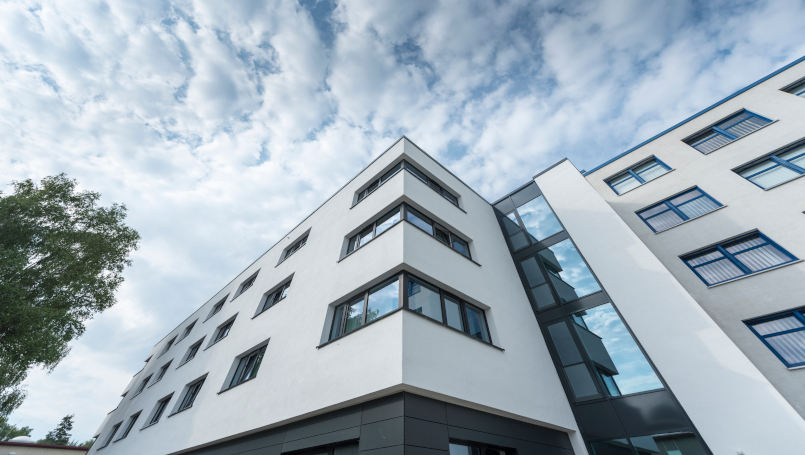 Internats- und Verwaltungsgebäude Ein Blick nach oben - Internats- und Verwaltungsgebäude